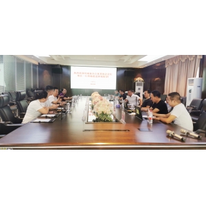 河南省辦公家具協(xié)會(huì)會(huì)長(zhǎng)張鋒一行到訪(fǎng)思進(jìn)家具集團(tuán)指導(dǎo)工作！
